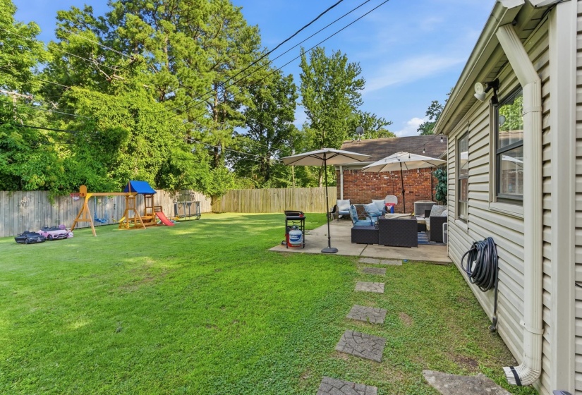 1614 STERLING DR, Memphis, Tennessee 38119, 4 Bedroom Bedrooms, 7 Room Rooms,1.1 BathroomBathrooms,Residential,For Sale,STERLING,0,10224359