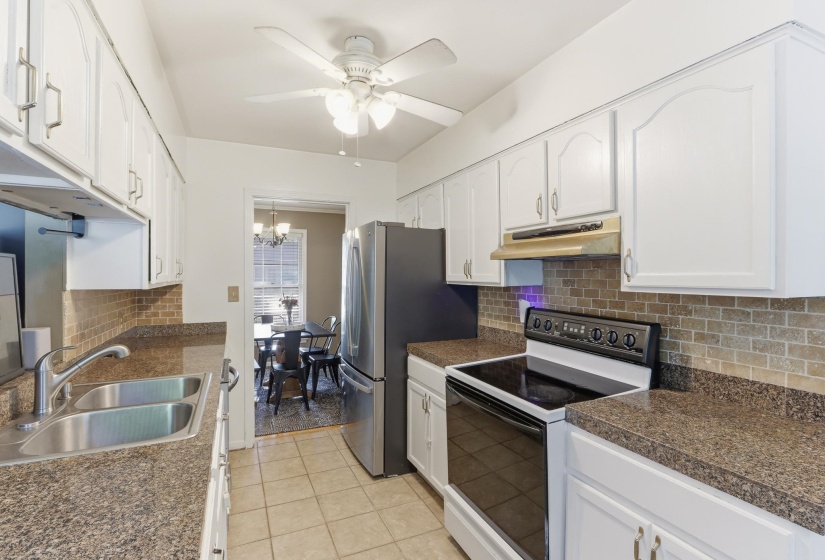 1614 STERLING DR, Memphis, Tennessee 38119, 4 Bedroom Bedrooms, 7 Room Rooms,1.1 BathroomBathrooms,Residential,For Sale,STERLING,0,10224359