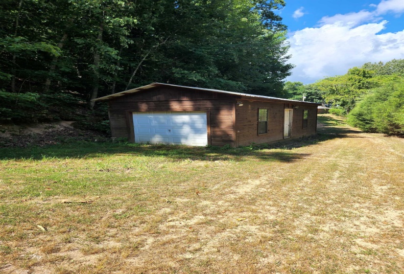 10140 RIVERTON ROSE TRL, Cherokee, Alabama 35616, 3 Bedrooms Bedrooms, 9 Rooms Rooms,2 BathroomsBathrooms,Residential,For Sale,RIVERTON ROSE,10224360