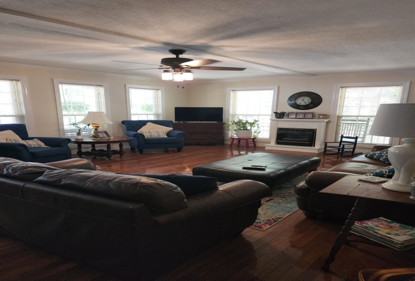 10140 RIVERTON ROSE TRL, Cherokee, Alabama 35616, 3 Bedrooms Bedrooms, 9 Rooms Rooms,2 BathroomsBathrooms,Residential,For Sale,RIVERTON ROSE,10224360