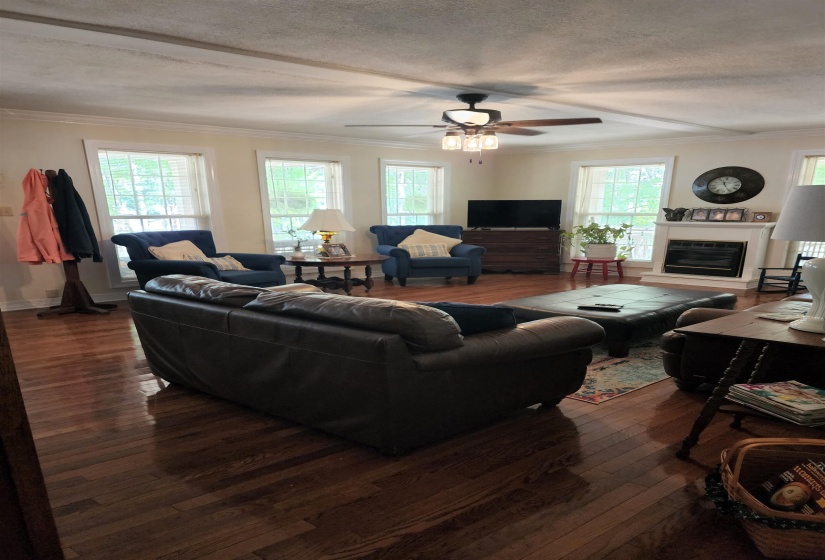 10140 RIVERTON ROSE TRL, Cherokee, Alabama 35616, 3 Bedrooms Bedrooms, 9 Rooms Rooms,2 BathroomsBathrooms,Residential,For Sale,RIVERTON ROSE,10224360