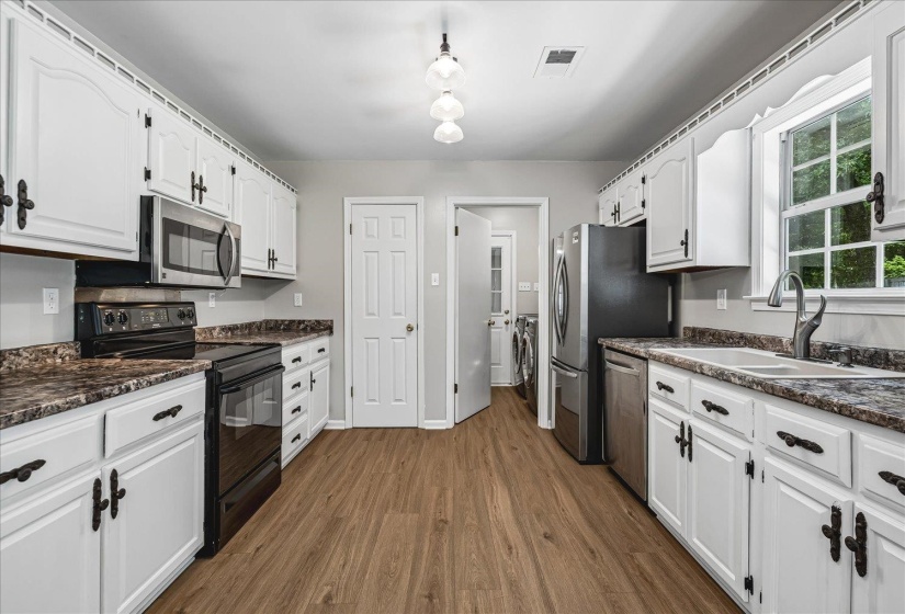 1094 NELSON DR, Brighton, Tennessee 38011, 3 Bedrooms Bedrooms, 7 Rooms Rooms,2 BathroomsBathrooms,Residential,For Sale,NELSON,10224362