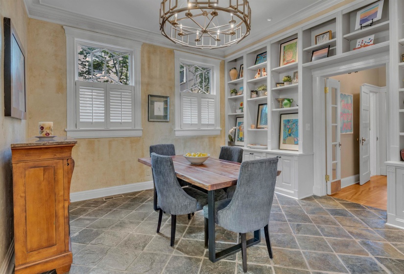 1657 PEABODY AVE, Memphis, Tennessee 38104, 4 Bedrooms Bedrooms, 12 Rooms Rooms,4.1 BathroomsBathrooms,Residential,For Sale,PEABODY,10224364