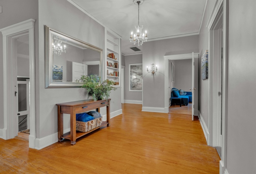 1657 PEABODY AVE, Memphis, Tennessee 38104, 4 Bedrooms Bedrooms, 12 Rooms Rooms,4.1 BathroomsBathrooms,Residential,For Sale,PEABODY,10224364