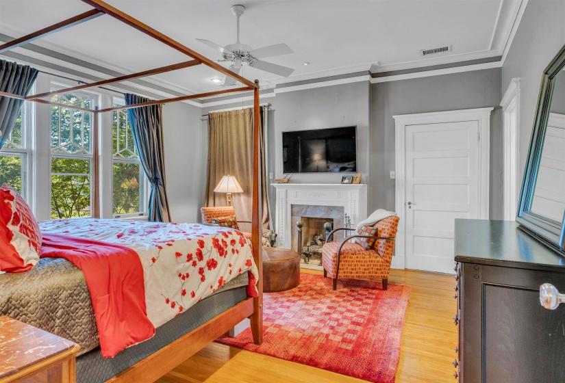 1657 PEABODY AVE, Memphis, Tennessee 38104, 4 Bedrooms Bedrooms, 12 Rooms Rooms,4.1 BathroomsBathrooms,Residential,For Sale,PEABODY,10224364