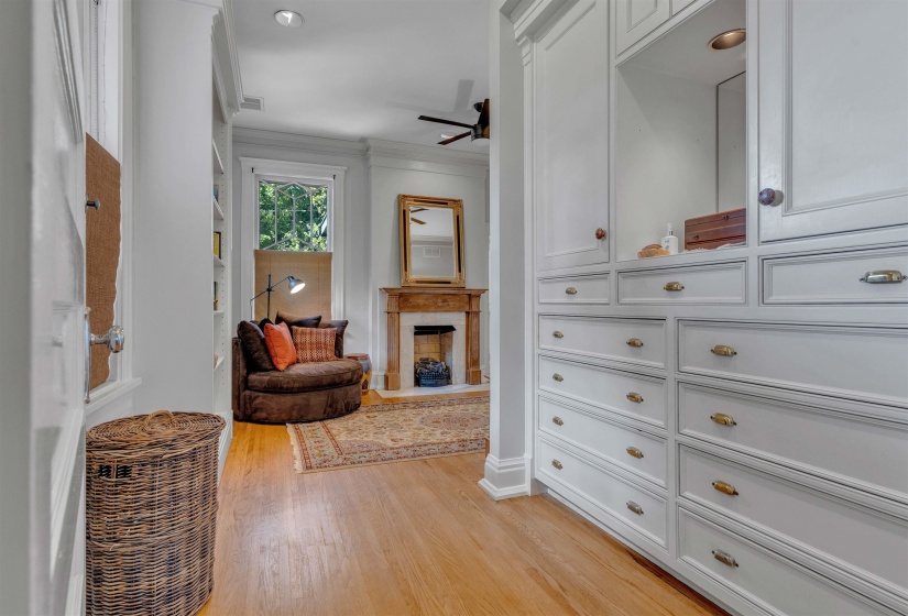 1657 PEABODY AVE, Memphis, Tennessee 38104, 4 Bedrooms Bedrooms, 12 Rooms Rooms,4.1 BathroomsBathrooms,Residential,For Sale,PEABODY,10224364