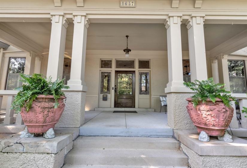 1657 PEABODY AVE, Memphis, Tennessee 38104, 4 Bedrooms Bedrooms, 12 Rooms Rooms,4.1 BathroomsBathrooms,Residential,For Sale,PEABODY,10224364
