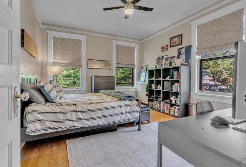 1657 PEABODY AVE, Memphis, Tennessee 38104, 4 Bedrooms Bedrooms, 12 Rooms Rooms,4.1 BathroomsBathrooms,Residential,For Sale,PEABODY,10224364