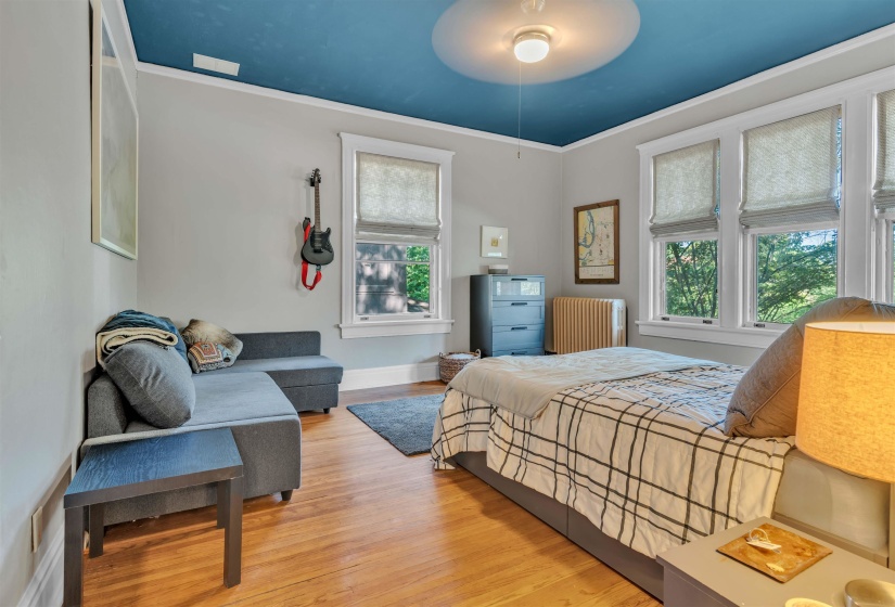 1657 PEABODY AVE, Memphis, Tennessee 38104, 4 Bedrooms Bedrooms, 12 Rooms Rooms,4.1 BathroomsBathrooms,Residential,For Sale,PEABODY,10224364