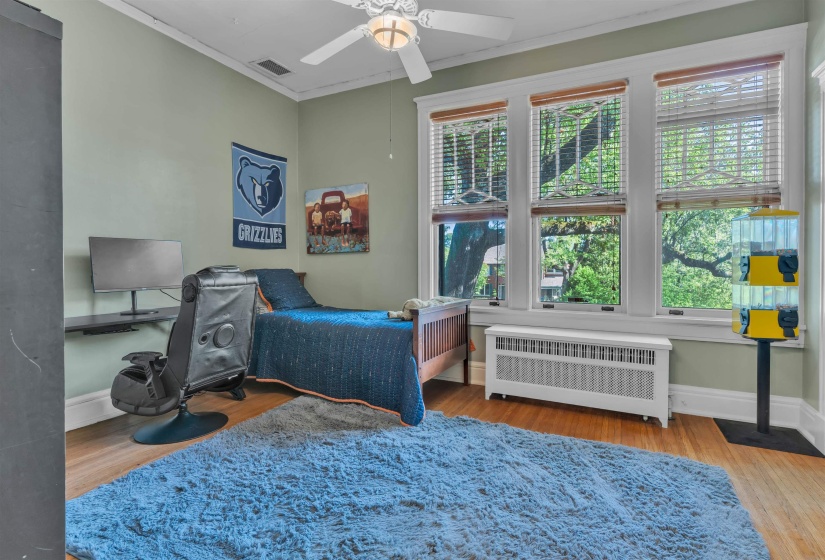 1657 PEABODY AVE, Memphis, Tennessee 38104, 4 Bedrooms Bedrooms, 12 Rooms Rooms,4.1 BathroomsBathrooms,Residential,For Sale,PEABODY,10224364