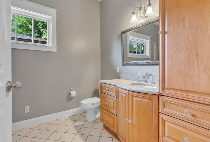 1657 PEABODY AVE, Memphis, Tennessee 38104, 4 Bedrooms Bedrooms, 12 Rooms Rooms,4.1 BathroomsBathrooms,Residential,For Sale,PEABODY,10224364