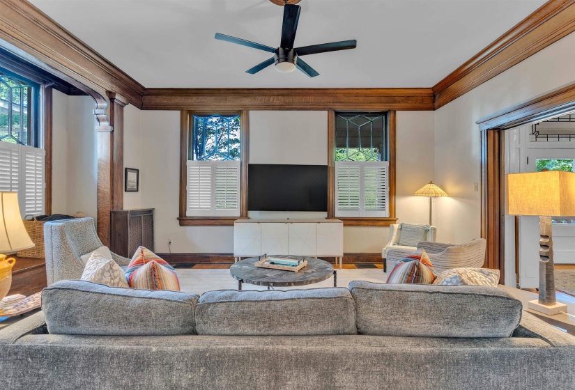 1657 PEABODY AVE, Memphis, Tennessee 38104, 4 Bedrooms Bedrooms, 12 Rooms Rooms,4.1 BathroomsBathrooms,Residential,For Sale,PEABODY,10224364