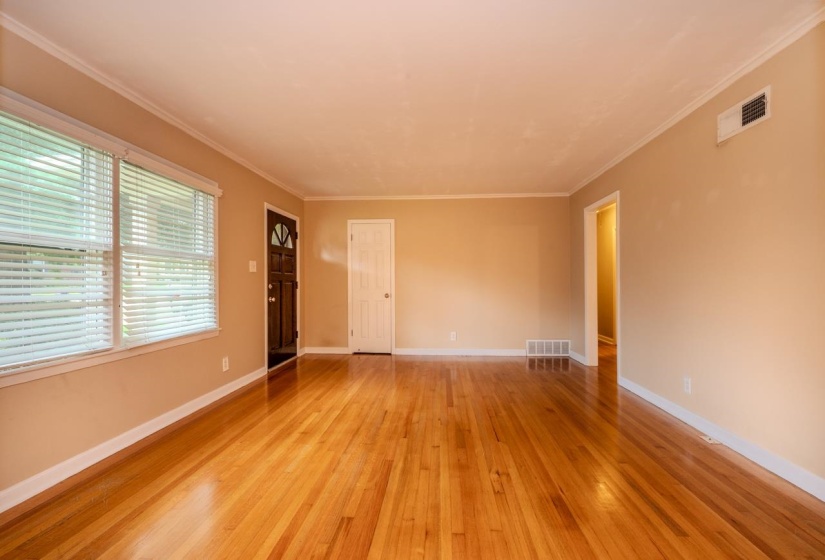 289 MARY ANN DR, Memphis, Tennessee 38117, 3 Bedrooms Bedrooms, 7 Rooms Rooms,2 BathroomsBathrooms,Residential,For Sale,MARY ANN,10224366