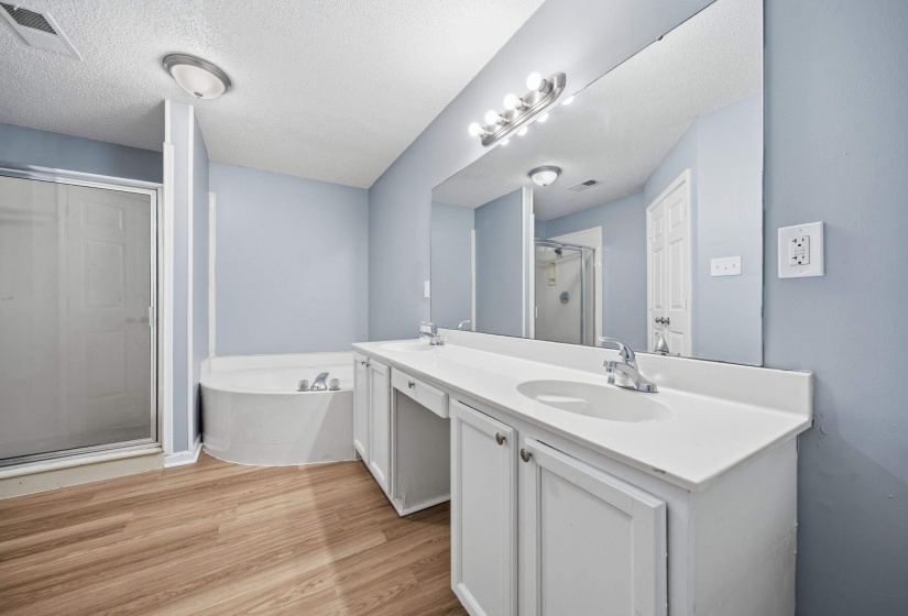 1491 APPLING WOOD CV, Cordova, Tennessee 38016, 3 Bedroom Bedrooms, 6 Room Rooms,2 BathroomBathrooms,Residential,For Sale,APPLING WOOD,0,10224368