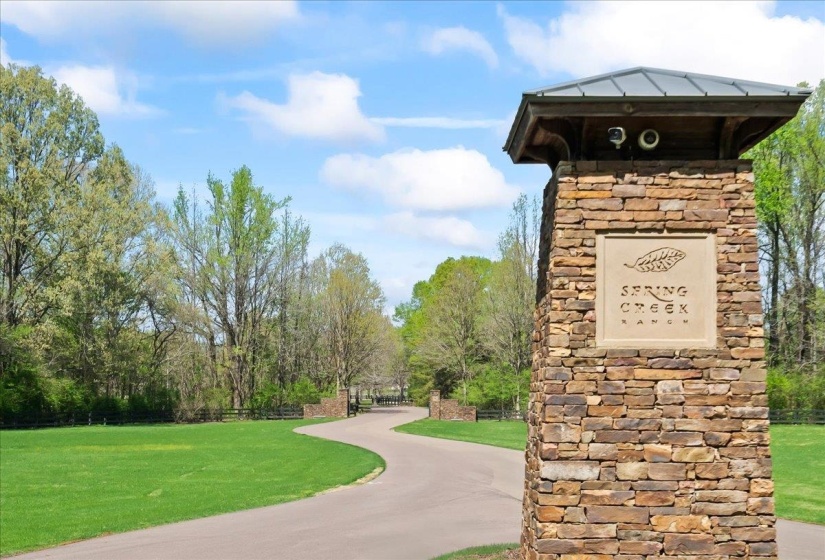 409 SHAMBALA DR, Collierville, Tennessee 38017, 5 Bedrooms Bedrooms, 10 Rooms Rooms,5.1 BathroomsBathrooms,Residential,For Sale,SHAMBALA,10224370