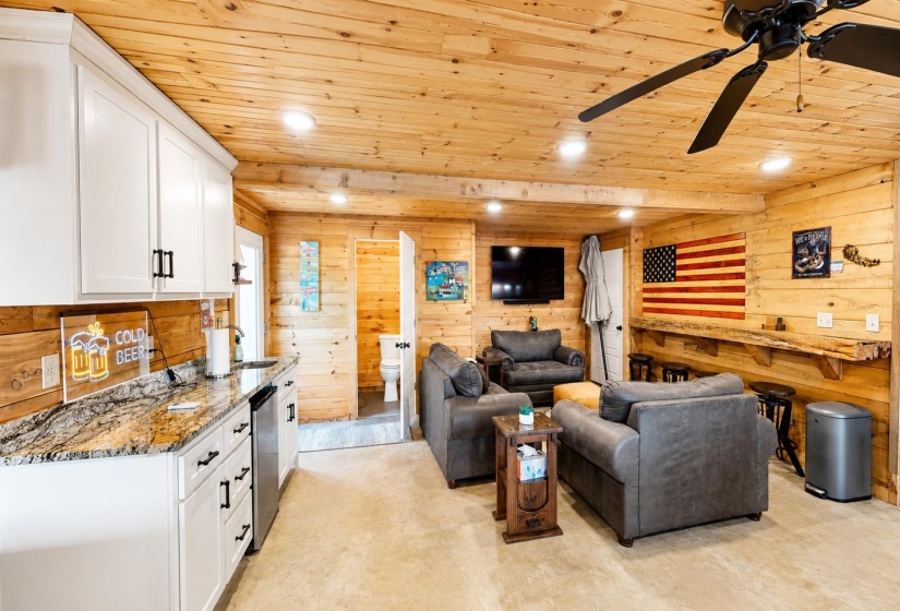 800 RIVER CLIFF LN, Counce, Tennessee 38326, 5 Bedrooms Bedrooms, 7 Rooms Rooms,3.1 BathroomsBathrooms,Residential,For Sale,RIVER CLIFF,10224375