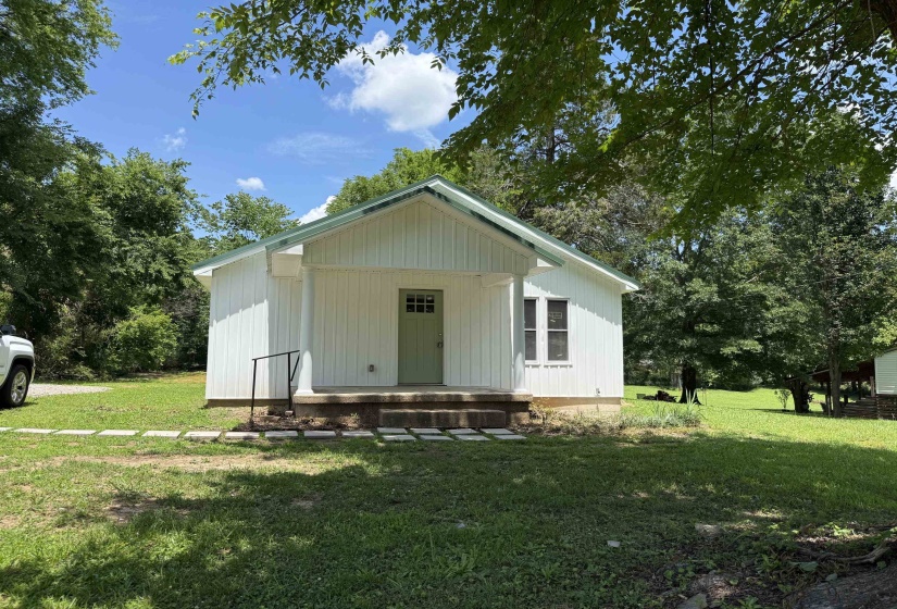 48005 69 HWY, Saltillo, Tennessee 38370, 3 Bedrooms Bedrooms, 6 Rooms Rooms,2 BathroomsBathrooms,Residential,For Sale,69,10224386