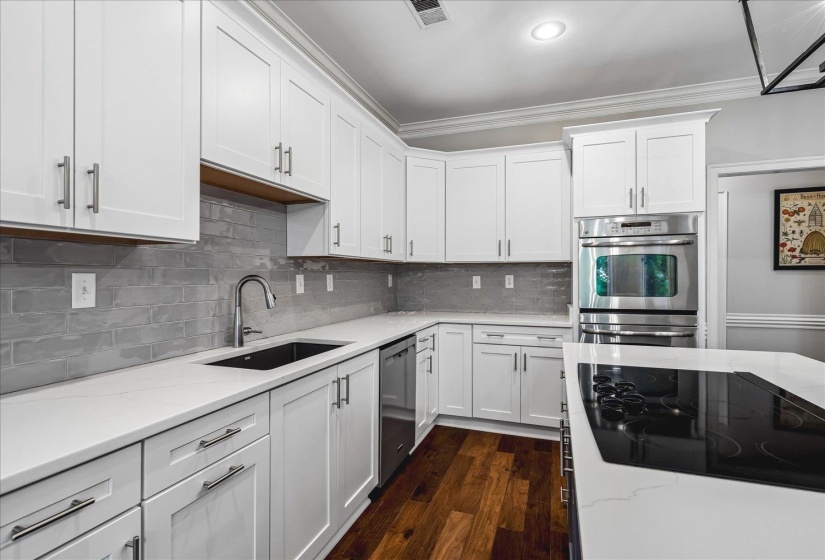 8784 THREE CHIMNEYS DR, Germantown, Tennessee 38138, 5 Bedrooms Bedrooms, 8 Rooms Rooms,4.1 BathroomsBathrooms,Residential,For Sale,THREE CHIMNEYS,10224402