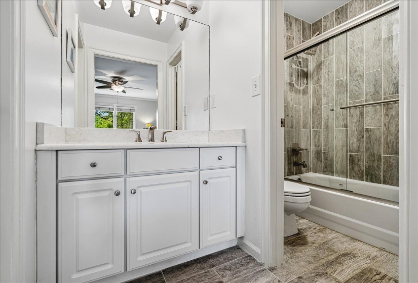 8784 THREE CHIMNEYS DR, Germantown, Tennessee 38138, 5 Bedrooms Bedrooms, 8 Rooms Rooms,4.1 BathroomsBathrooms,Residential,For Sale,THREE CHIMNEYS,10224402
