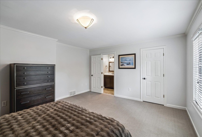 8784 THREE CHIMNEYS DR, Germantown, Tennessee 38138, 5 Bedrooms Bedrooms, 8 Rooms Rooms,4.1 BathroomsBathrooms,Residential,For Sale,THREE CHIMNEYS,10224402