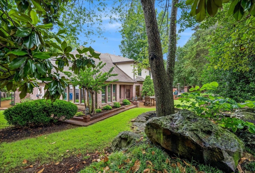 8784 THREE CHIMNEYS DR, Germantown, Tennessee 38138, 5 Bedrooms Bedrooms, 8 Rooms Rooms,4.1 BathroomsBathrooms,Residential,For Sale,THREE CHIMNEYS,10224402