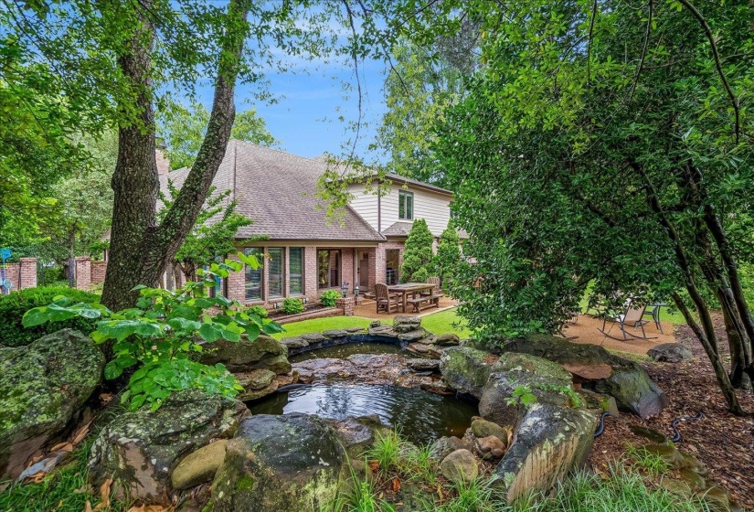8784 THREE CHIMNEYS DR, Germantown, Tennessee 38138, 5 Bedrooms Bedrooms, 8 Rooms Rooms,4.1 BathroomsBathrooms,Residential,For Sale,THREE CHIMNEYS,10224402