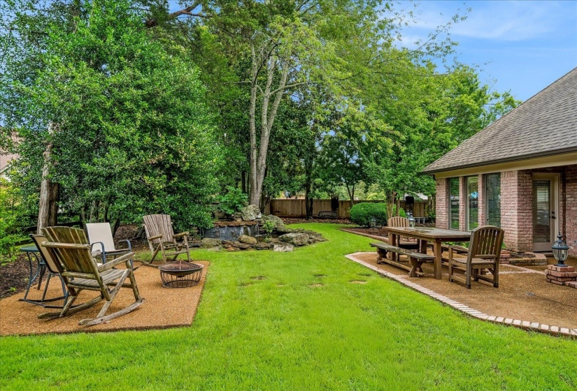 8784 THREE CHIMNEYS DR, Germantown, Tennessee 38138, 5 Bedrooms Bedrooms, 8 Rooms Rooms,4.1 BathroomsBathrooms,Residential,For Sale,THREE CHIMNEYS,10224402