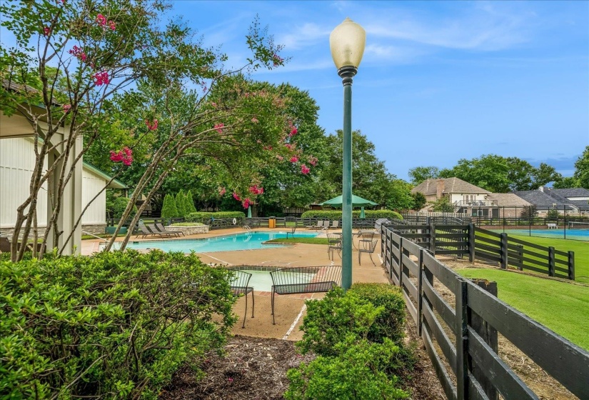 8784 THREE CHIMNEYS DR, Germantown, Tennessee 38138, 5 Bedrooms Bedrooms, 8 Rooms Rooms,4.1 BathroomsBathrooms,Residential,For Sale,THREE CHIMNEYS,10224402
