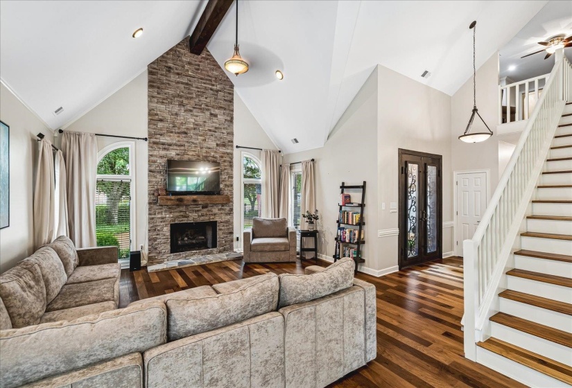 8784 THREE CHIMNEYS DR, Germantown, Tennessee 38138, 5 Bedrooms Bedrooms, 8 Rooms Rooms,4.1 BathroomsBathrooms,Residential,For Sale,THREE CHIMNEYS,10224402