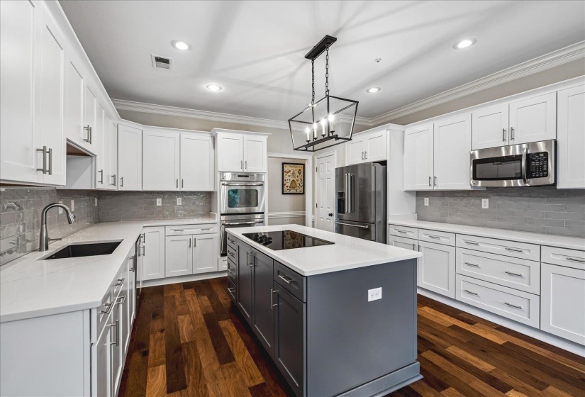 8784 THREE CHIMNEYS DR, Germantown, Tennessee 38138, 5 Bedrooms Bedrooms, 8 Rooms Rooms,4.1 BathroomsBathrooms,Residential,For Sale,THREE CHIMNEYS,10224402