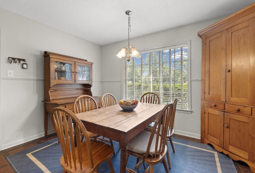 4653 CLEARWATER DR, Memphis, Tennessee 38128, 5 Bedrooms Bedrooms, 10 Rooms Rooms,2.1 BathroomsBathrooms,Residential,For Sale,CLEARWATER,10224404