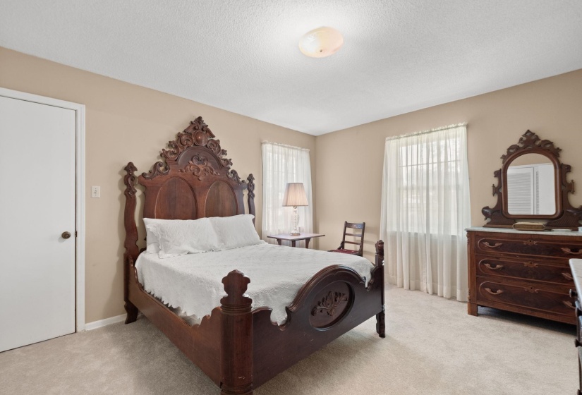 4653 CLEARWATER DR, Memphis, Tennessee 38128, 5 Bedrooms Bedrooms, 10 Rooms Rooms,2.1 BathroomsBathrooms,Residential,For Sale,CLEARWATER,10224404