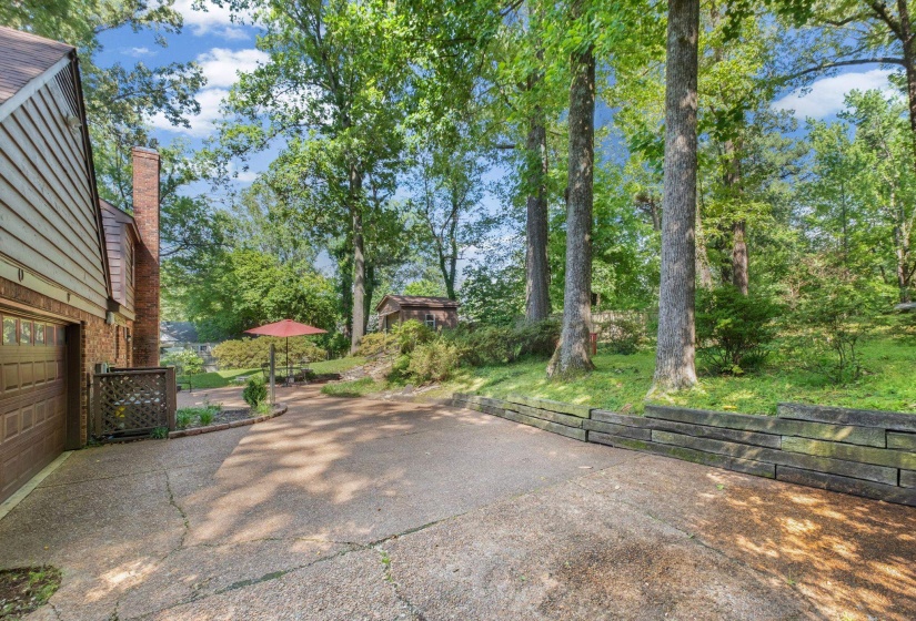 4653 CLEARWATER DR, Memphis, Tennessee 38128, 5 Bedrooms Bedrooms, 10 Rooms Rooms,2.1 BathroomsBathrooms,Residential,For Sale,CLEARWATER,10224404