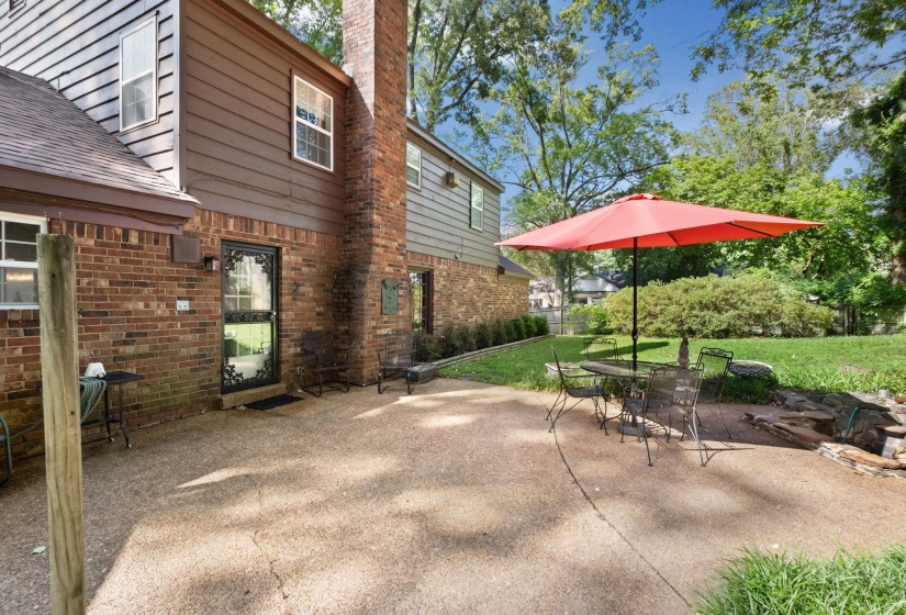 4653 CLEARWATER DR, Memphis, Tennessee 38128, 5 Bedrooms Bedrooms, 10 Rooms Rooms,2.1 BathroomsBathrooms,Residential,For Sale,CLEARWATER,10224404