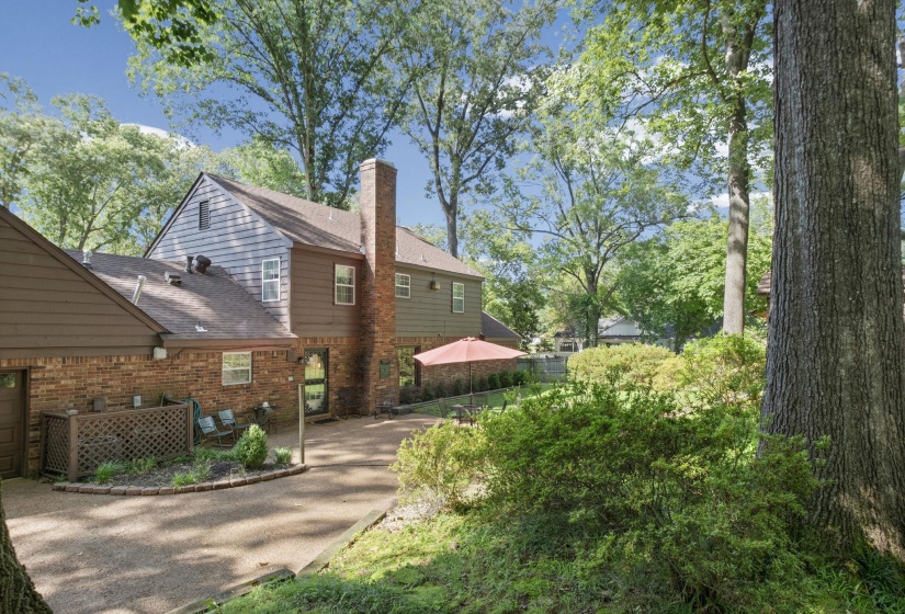 4653 CLEARWATER DR, Memphis, Tennessee 38128, 5 Bedrooms Bedrooms, 10 Rooms Rooms,2.1 BathroomsBathrooms,Residential,For Sale,CLEARWATER,10224404