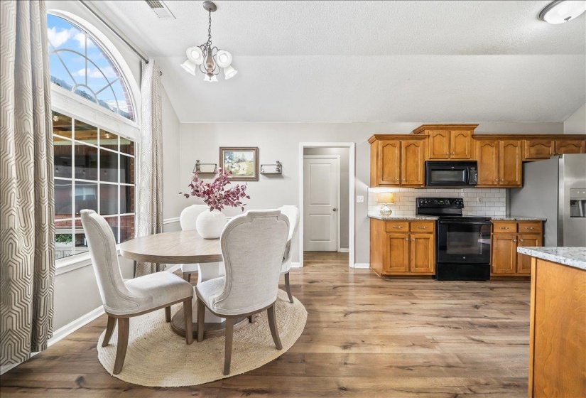 40 ROYAL VIEW CV, Oakland, Tennessee 38060, 4 Bedrooms Bedrooms, 7 Rooms Rooms,2 BathroomsBathrooms,Residential,For Sale,ROYAL VIEW,10224408