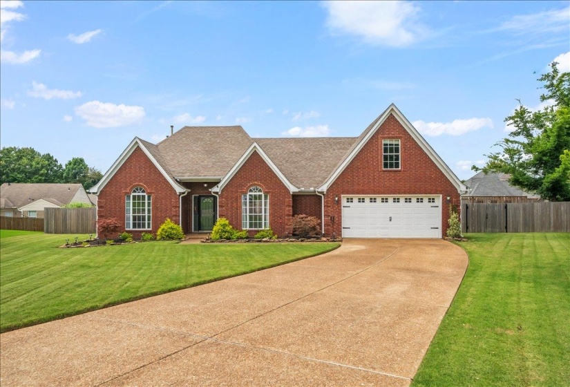 40 ROYAL VIEW CV, Oakland, Tennessee 38060, 4 Bedrooms Bedrooms, 7 Rooms Rooms,2 BathroomsBathrooms,Residential,For Sale,ROYAL VIEW,10224408
