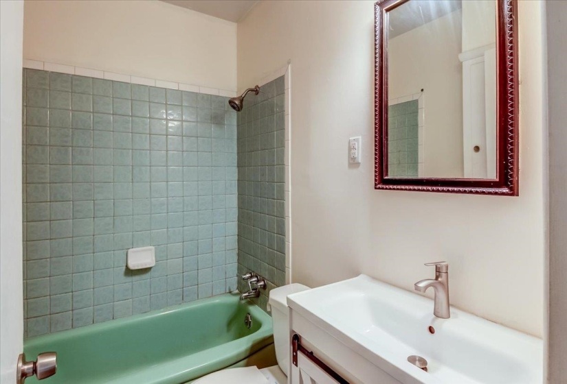 4872 FLAMINGO RD, Memphis, Tennessee 38117, 3 Bedrooms Bedrooms, 7 Rooms Rooms,2 BathroomsBathrooms,Residential,For Sale,FLAMINGO,10224409