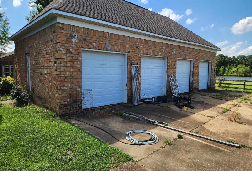 500/498 MORRISON LN, Whiteville, Tennessee 38075, 9 Bedrooms Bedrooms, 15 Rooms Rooms,3.2 BathroomsBathrooms,Residential,For Sale,MORRISON,10224410