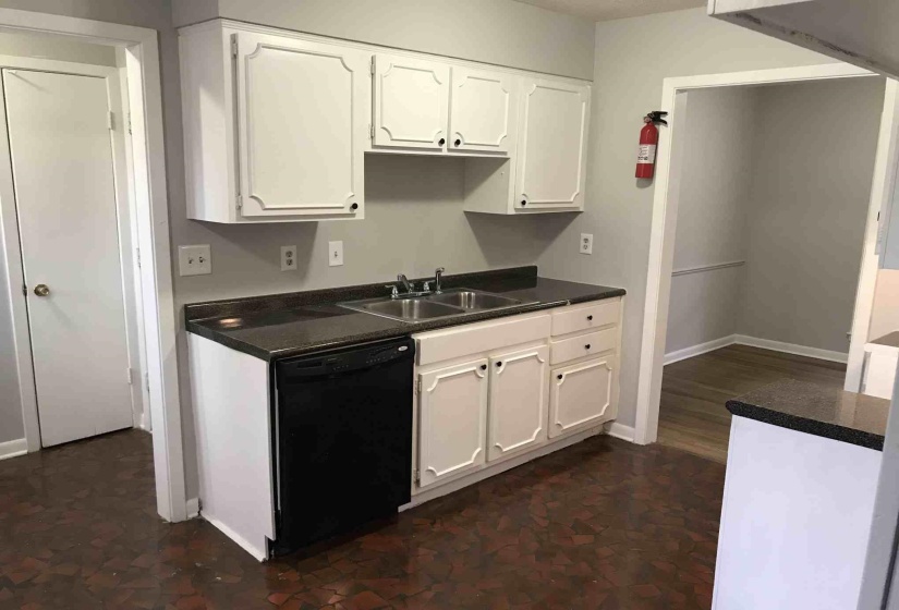 4502 COTTONWOOD RD, Memphis, Tennessee 38118, 3 Bedroom Bedrooms, 7 Room Rooms,1.1 BathroomBathrooms,Residential,For Sale,COTTONWOOD,0,10224412