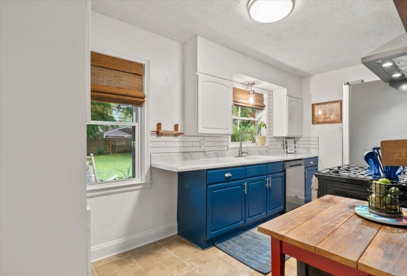 1072 WEST PERKINS RD, Memphis, Tennessee 38117, 3 Bedroom Bedrooms, 6 Room Rooms,2 BathroomBathrooms,Residential,For Sale,WEST PERKINS,0,10224413