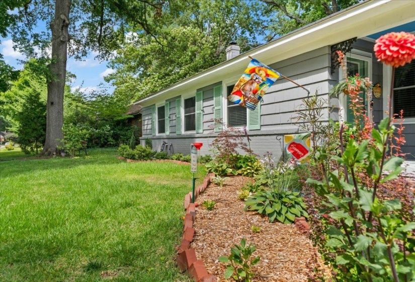 1072 WEST PERKINS RD, Memphis, Tennessee 38117, 3 Bedroom Bedrooms, 6 Room Rooms,2 BathroomBathrooms,Residential,For Sale,WEST PERKINS,0,10224413
