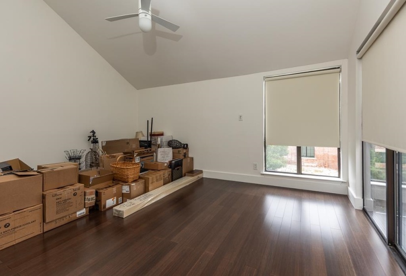 377 RIVERBLUFF PL, Memphis, Tennessee 38103, 2 Bedrooms Bedrooms, 5 Rooms Rooms,2.1 BathroomsBathrooms,Residential,For Sale,RIVERBLUFF,10224415