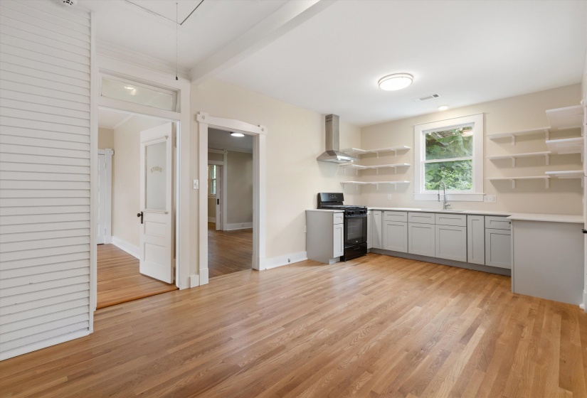2037 NELSON AVE, Memphis, Tennessee 38104, 3 Bedroom Bedrooms, 6 Room Rooms,2 BathroomBathrooms,Residential,For Sale,NELSON,0,10224418