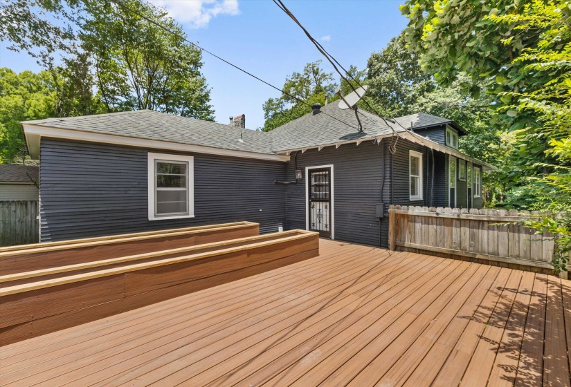 2037 NELSON AVE, Memphis, Tennessee 38104, 3 Bedroom Bedrooms, 6 Room Rooms,2 BathroomBathrooms,Residential,For Sale,NELSON,0,10224418