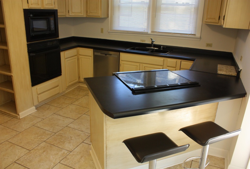 3779 SPOTTSWOOD AVE, Memphis, Tennessee 38111, 3 Bedrooms Bedrooms, 7 Rooms Rooms,1 BathroomBathrooms,Residential,For Sale,SPOTTSWOOD,10224424