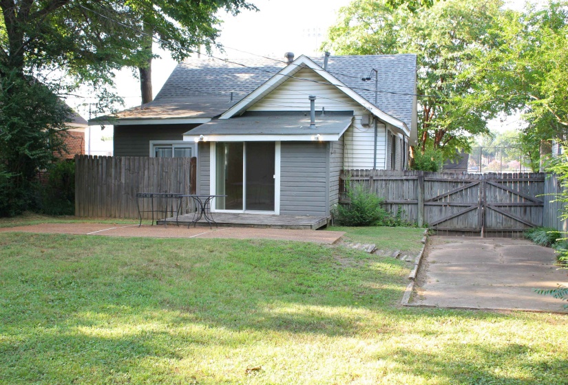 3779 SPOTTSWOOD AVE, Memphis, Tennessee 38111, 3 Bedrooms Bedrooms, 7 Rooms Rooms,1 BathroomBathrooms,Residential,For Sale,SPOTTSWOOD,10224424