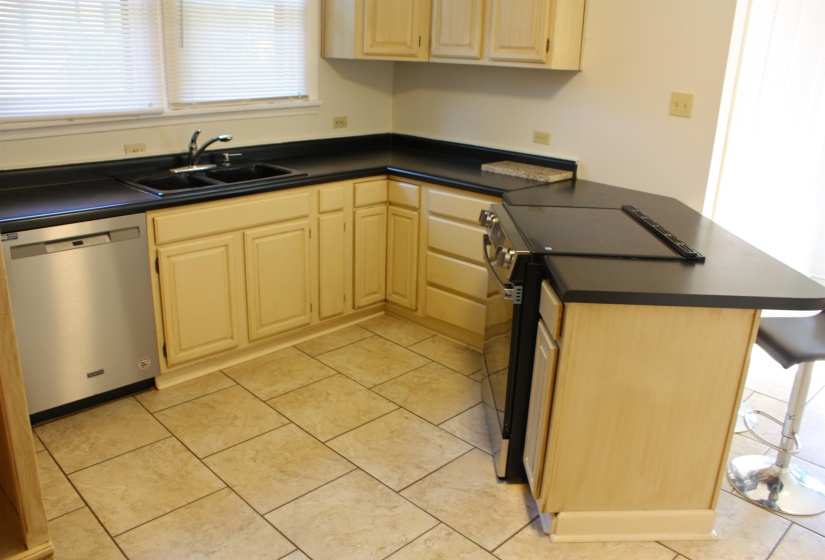 3779 SPOTTSWOOD AVE, Memphis, Tennessee 38111, 3 Bedrooms Bedrooms, 7 Rooms Rooms,1 BathroomBathrooms,Residential,For Sale,SPOTTSWOOD,10224424