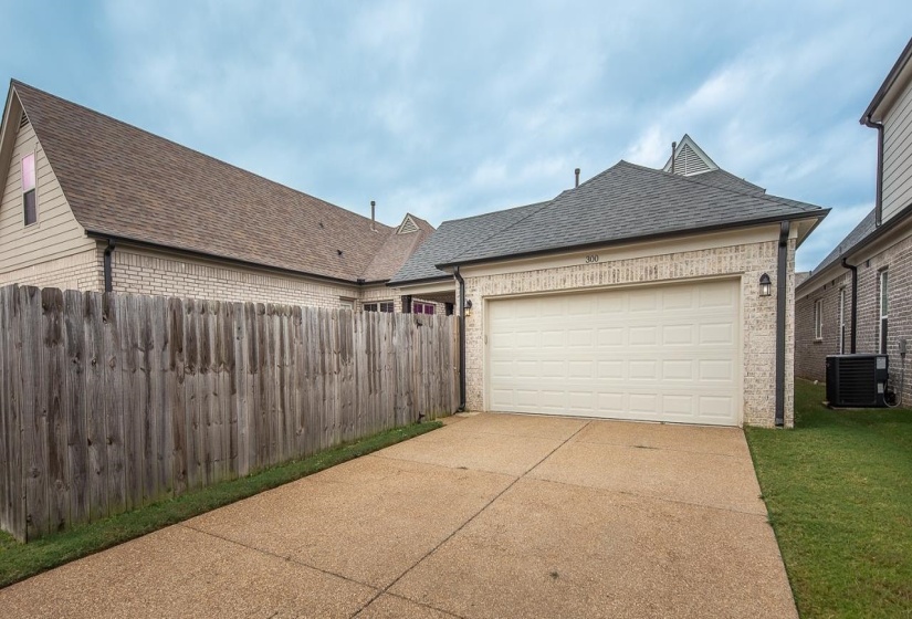 300 CHEROKEE CIR, Oakland, Tennessee 38060, 3 Bedrooms Bedrooms, 6 Rooms Rooms,2.1 BathroomsBathrooms,Residential,For Sale,CHEROKEE,10224425