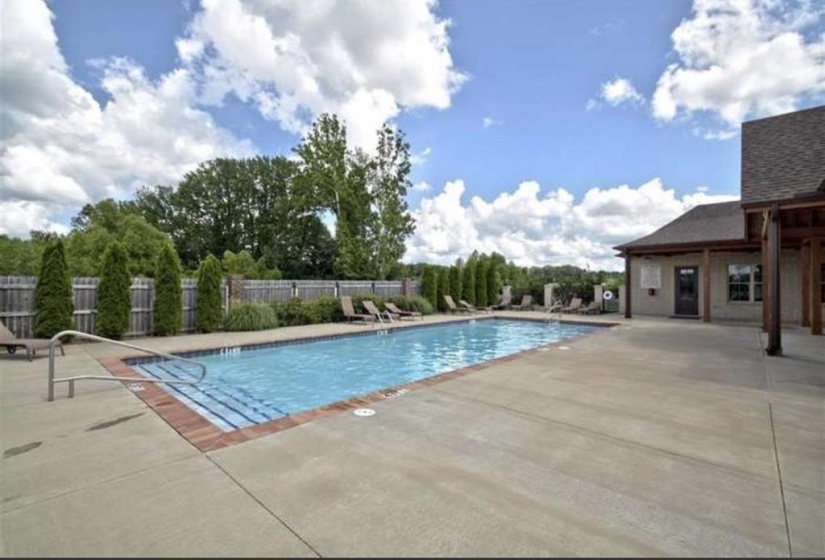 300 CHEROKEE CIR, Oakland, Tennessee 38060, 3 Bedrooms Bedrooms, 6 Rooms Rooms,2.1 BathroomsBathrooms,Residential,For Sale,CHEROKEE,10224425